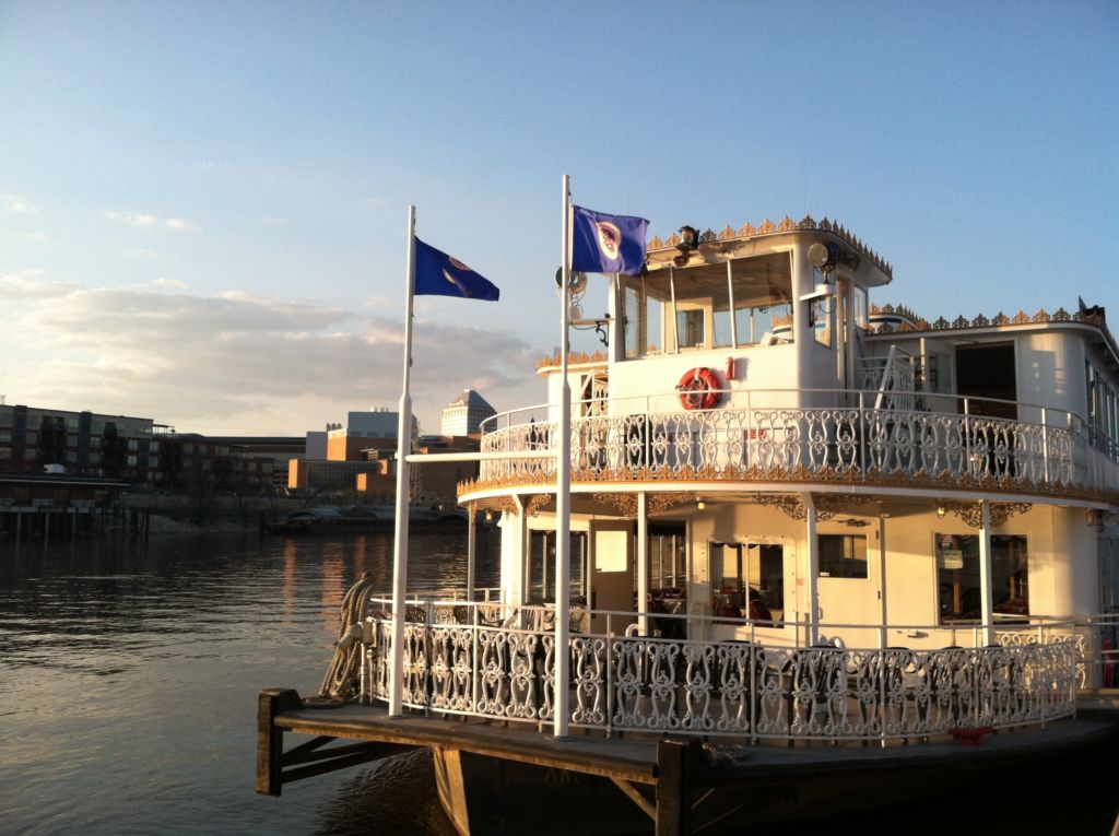 sunset dinner cruise fun things to do in st. paul