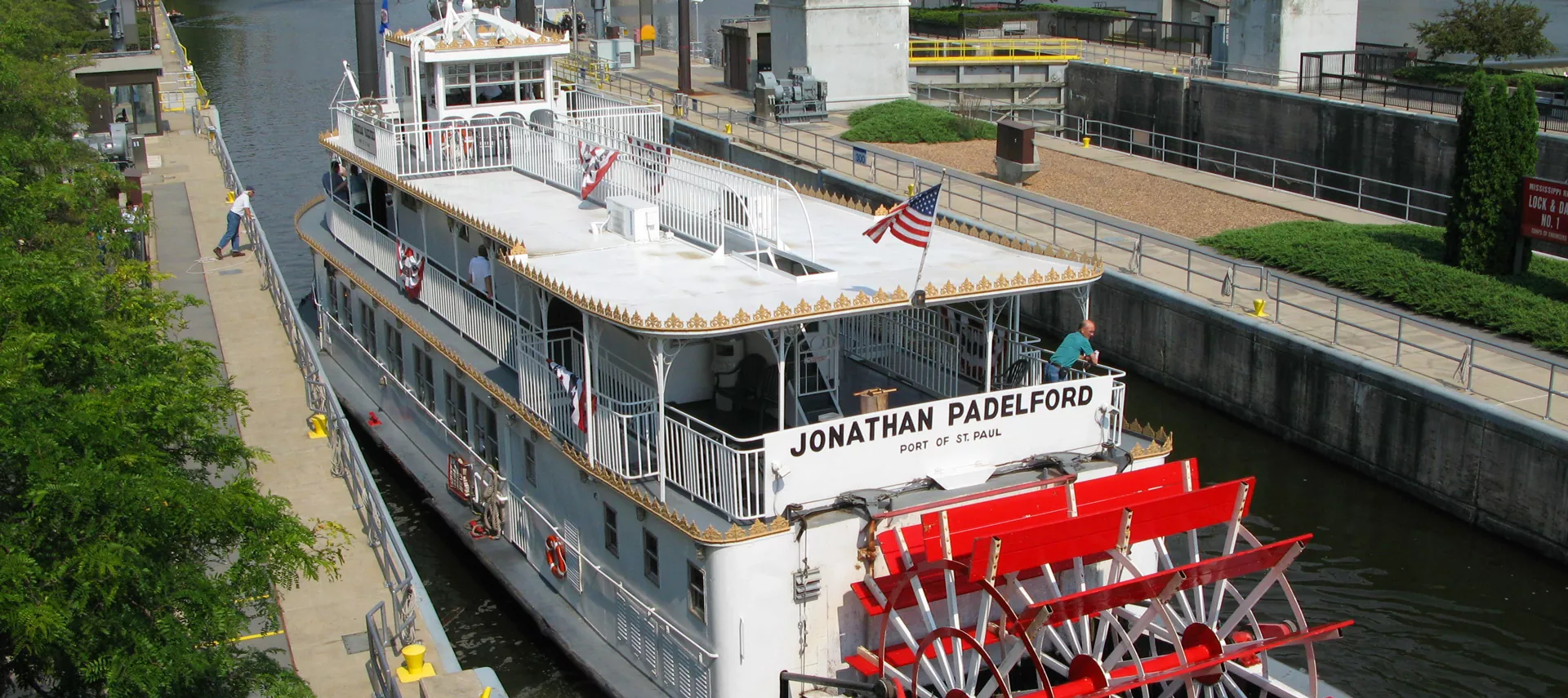 Sternwheel Sunday Cruises on the Mississippi